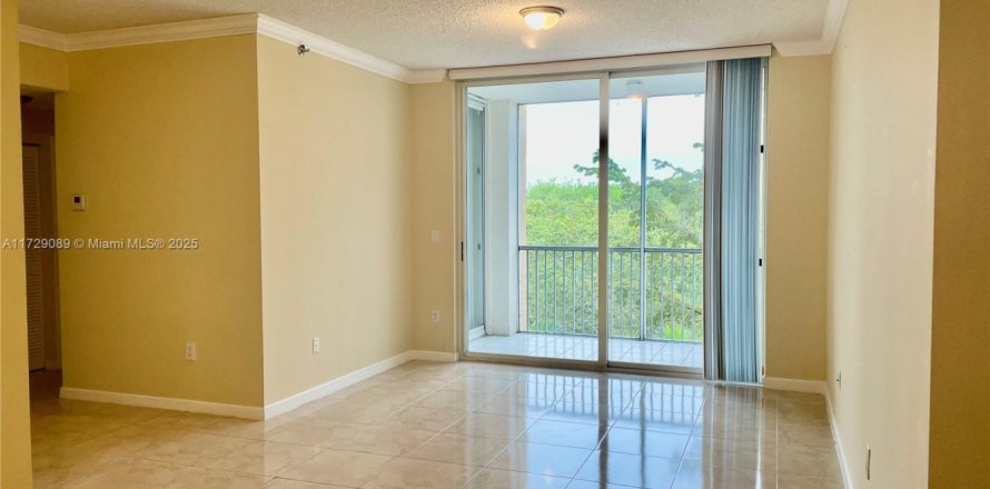 Condominio en Doral, Florida, 2 dormitorios  № 1962794