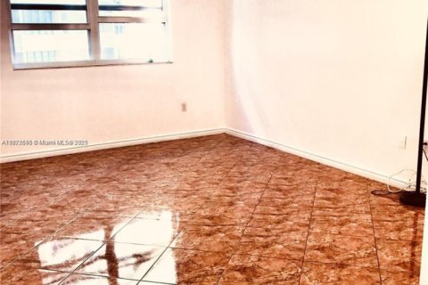 Condominio en venta en Hallandale Beach, Florida, 2 dormitorios, 98.48 m2 № 1962354 - foto 22
