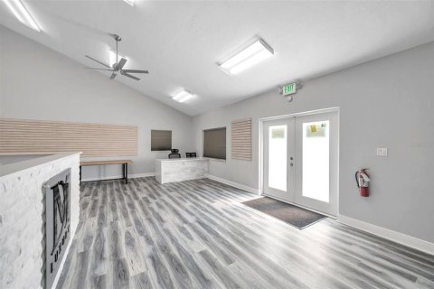 Propiedad comercial en venta en Largo, Florida, 5 dormitorios, 254.18 m2 № 1732606 - foto 11