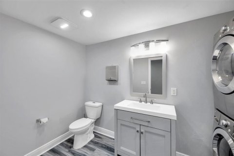 Propiedad comercial en venta en Largo, Florida, 5 dormitorios, 254.18 m2 № 1732606 - foto 24