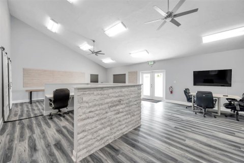 Propiedad comercial en venta en Largo, Florida, 5 dormitorios, 254.18 m2 № 1732606 - foto 14
