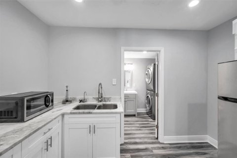 Propiedad comercial en venta en Largo, Florida, 5 dormitorios, 254.18 m2 № 1732606 - foto 19