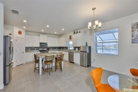 Casa en alquiler en Riverview, Florida, 5 dormitorios, 382.01 m2 № 1914079 - foto 17