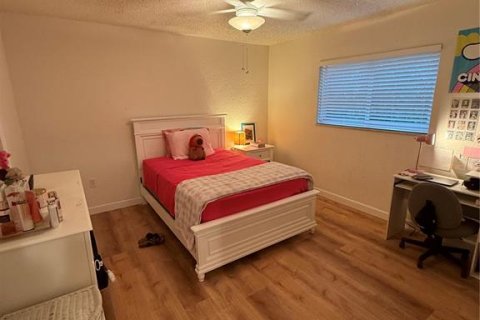 Casa en venta en Spring Hill, Florida, 4 dormitorios, 220.92 m2 № 1904266 - foto 18