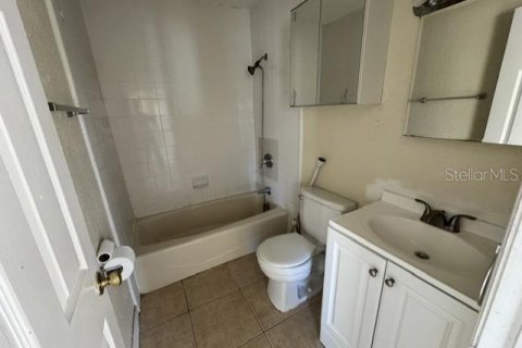 Villa ou maison à vendre à Tampa, Floride: 2 chambres, 82.78 m2 № 2419318 - photo 3