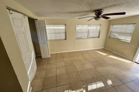 Villa ou maison à vendre à Tampa, Floride: 2 chambres, 82.78 m2 № 2419318 - photo 8