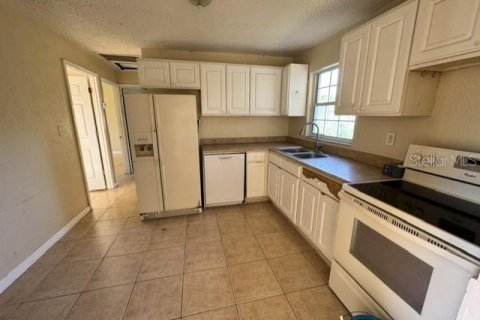 Villa ou maison à vendre à Tampa, Floride: 2 chambres, 82.78 m2 № 2419318 - photo 12