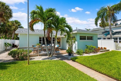 Casa en venta en Saint Pete Beach, Florida, 3 dormitorios, 174.93 m2 № 1677858 - foto 2