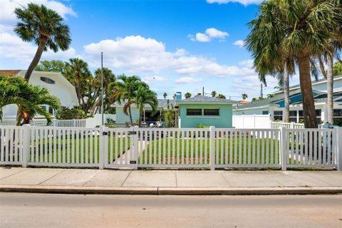 Casa en venta en Saint Pete Beach, Florida, 3 dormitorios, 174.93 m2 № 1677858 - foto 7