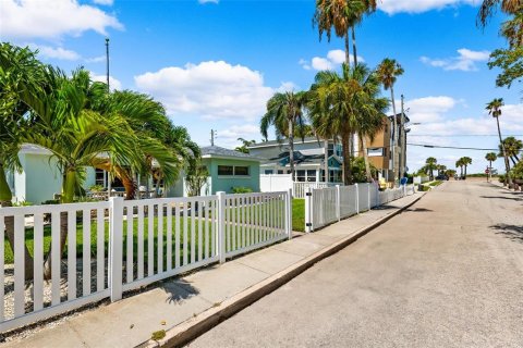 Casa en venta en Saint Pete Beach, Florida, 3 dormitorios, 174.93 m2 № 1677858 - foto 4