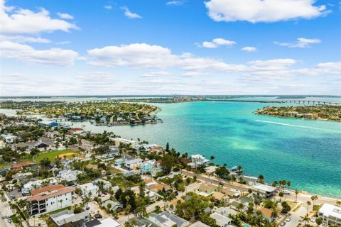 Casa en venta en Saint Pete Beach, Florida, 3 dormitorios, 174.93 m2 № 1677858 - foto 10