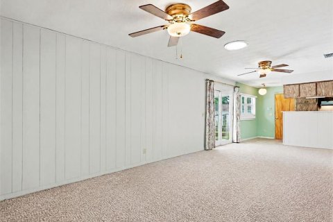 Villa ou maison à vendre à Zephyrhills, Floride: 3 chambres, 147.34 m2 № 2404915 - photo 13
