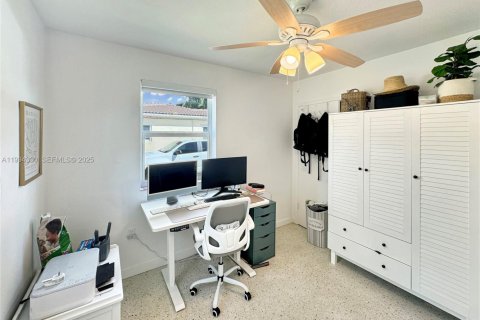 Casa en venta en Hallandale Beach, Florida, 2 dormitorios, 81.57 m2 № 1992681 - foto 8