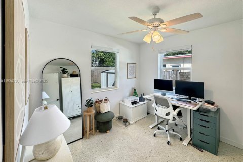 Casa en venta en Hallandale Beach, Florida, 2 dormitorios, 81.57 m2 № 1992681 - foto 3