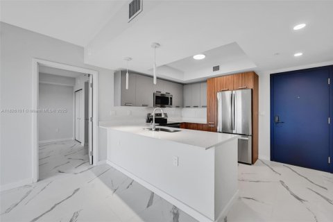 Apartment in North Miami, Florida 2 bedrooms, 83.7 sq.m. № 1821588 - photo 5