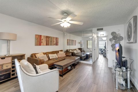 Condominio en venta en Delray Beach, Florida, 2 dormitorios, 84.54 m2 № 2245651 - foto 15