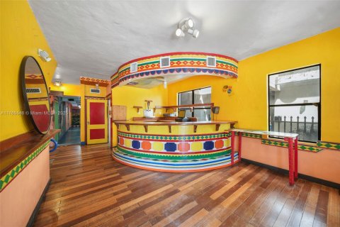 Propiedad comercial en venta en Miami Beach, Florida № 1935490 - foto 19