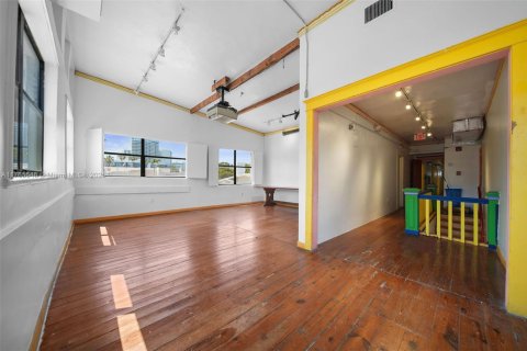 Propiedad comercial en venta en Miami Beach, Florida № 1935490 - foto 30