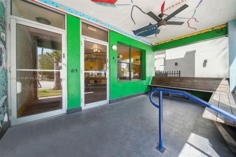Propiedad comercial en venta en Miami Beach, Florida № 1935490 - foto 17