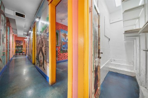 Propiedad comercial en venta en Miami Beach, Florida № 1935490 - foto 23