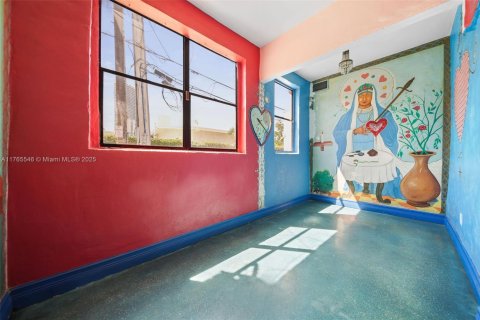 Propiedad comercial en venta en Miami Beach, Florida № 1935490 - foto 25