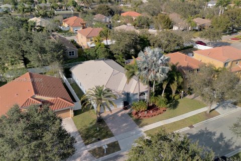 House in Pembroke Pines, Florida 4 bedrooms, 195.28 sq.m. № 2028915 - photo 29