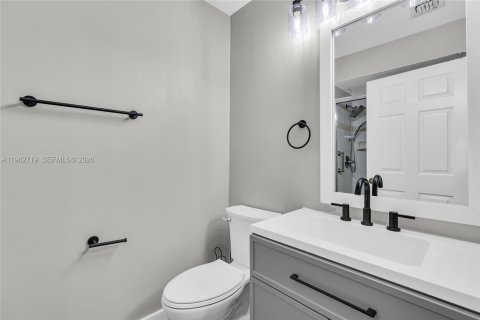 House in Pembroke Pines, Florida 4 bedrooms, 195.28 sq.m. № 2028915 - photo 21