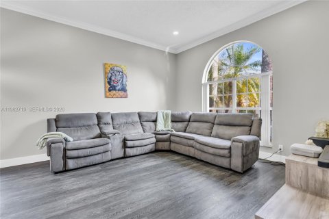 House in Pembroke Pines, Florida 4 bedrooms, 195.28 sq.m. № 2028915 - photo 4