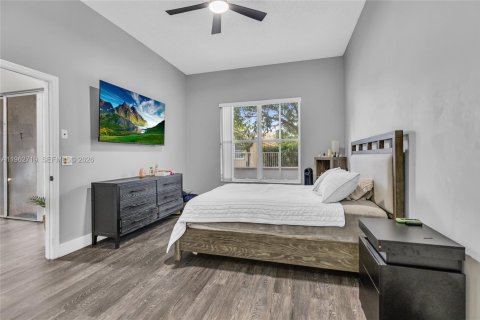 House in Pembroke Pines, Florida 4 bedrooms, 195.28 sq.m. № 2028915 - photo 17