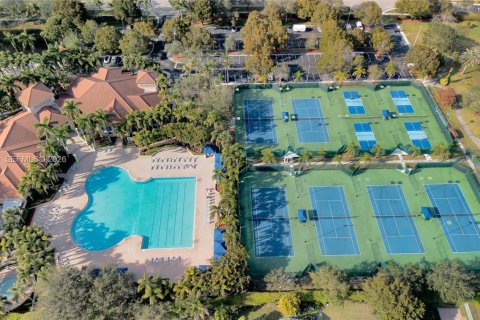 House in Pembroke Pines, Florida 4 bedrooms, 195.28 sq.m. № 2028915 - photo 28