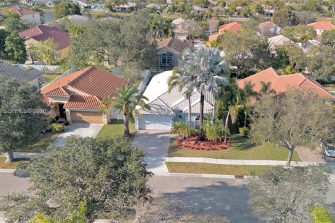 House in Pembroke Pines, Florida 4 bedrooms, 195.28 sq.m. № 2028915 - photo 30