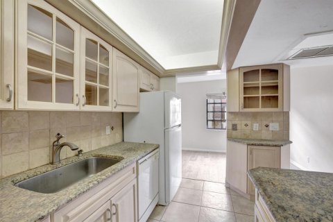 Condo in Fort Lauderdale, Florida, 2 bedrooms № 2154165 - photo 29