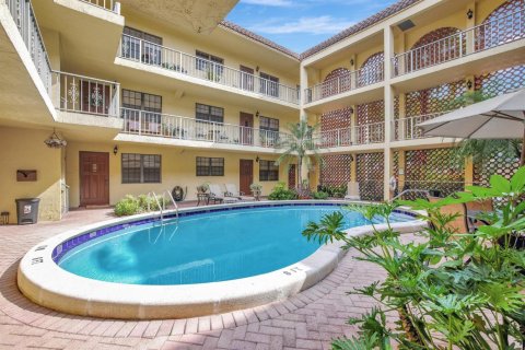 Condo in Fort Lauderdale, Florida, 2 bedrooms № 2154165 - photo 16