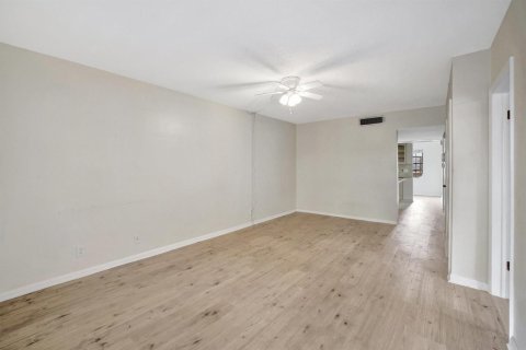 Condo in Fort Lauderdale, Florida, 2 bedrooms № 2154165 - photo 2