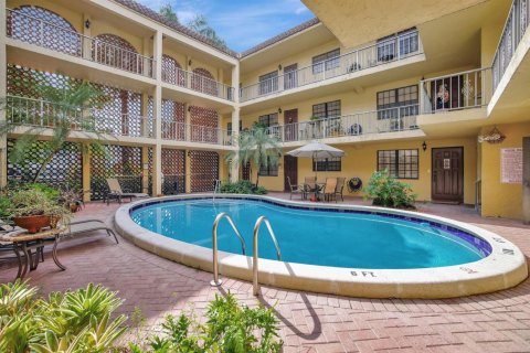 Condo in Fort Lauderdale, Florida, 2 bedrooms № 2154165 - photo 17