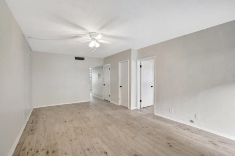 Condo in Fort Lauderdale, Florida, 2 bedrooms № 2154165 - photo 3
