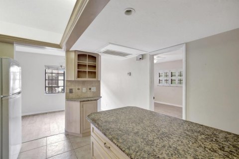 Condo in Fort Lauderdale, Florida, 2 bedrooms № 2154165 - photo 28