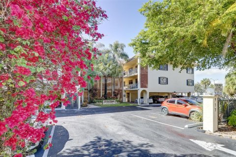 Condo in Fort Lauderdale, Florida, 2 bedrooms № 2154165 - photo 22