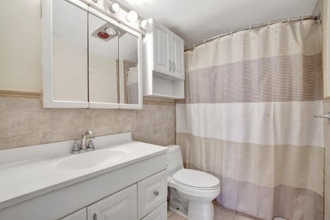 Condo in Fort Lauderdale, Florida, 2 bedrooms № 2154165 - photo 10