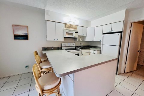 Condo in Jensen Beach, Florida, 1 bedroom № 2193327 - photo 9
