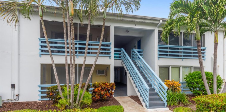 Condo in Jensen Beach, Florida, 1 bedroom № 2193327