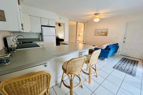Condo in Jensen Beach, Florida, 1 bedroom № 2193327 - photo 11