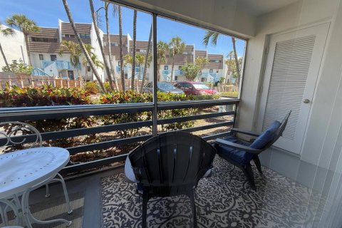 Condo in Jensen Beach, Florida, 1 bedroom № 2193327 - photo 30