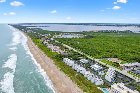 Condo in Jensen Beach, Florida, 1 bedroom № 2193327 - photo 19