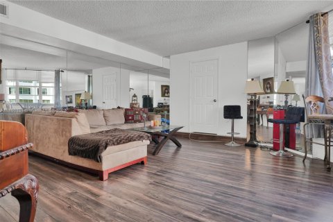 Condominio en venta en Miami, Florida, 2 dormitorios, 91.97 m2 № 1933256 - foto 4