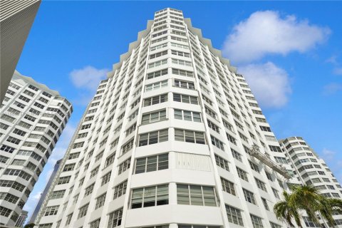 Condominio en venta en Miami, Florida, 2 dormitorios, 91.97 m2 № 1933256 - foto 16