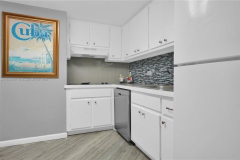 Condominio en venta en Miami, Florida, 2 dormitorios, 91.97 m2 № 1933256 - foto 7