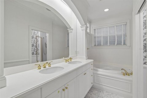 Condo in Tampa, Florida, 3 bedrooms  № 2299758 - photo 14