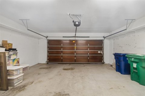 Condo in Tampa, Florida, 3 bedrooms  № 2299758 - photo 25