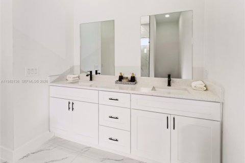 Купить виллу или дом в Кейп-Корал, Флорида 4 спальни, 171.13м2, № 2044797 - фото 13